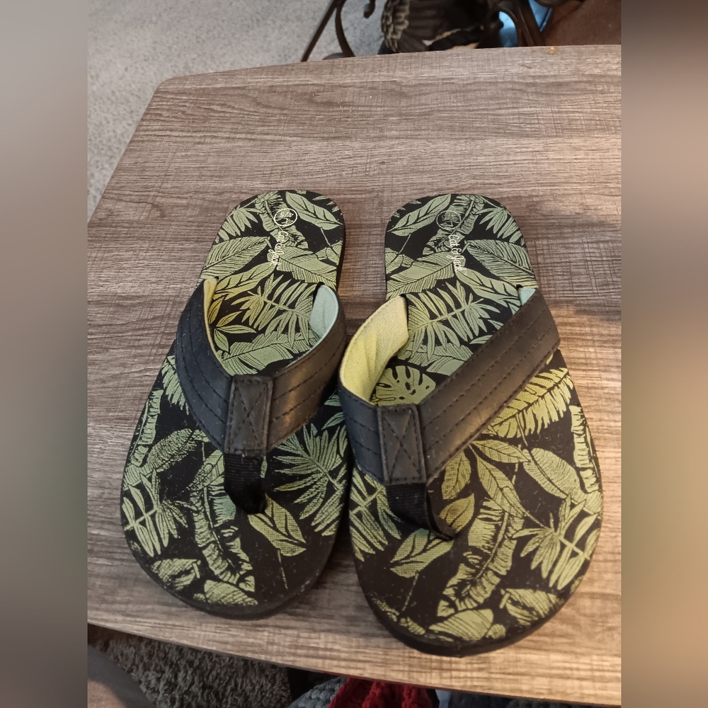 Girls Size 4/5, Tropical Leaf Print Flip Flop Sandals - Black & Lime
